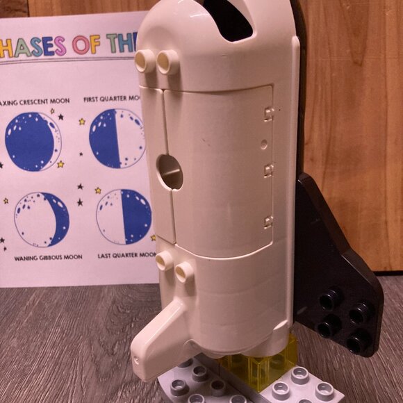 🛰️ Title: Duplo 10944 Space Shuttle Mission – Complete Set, Used - Picture 5 of 6